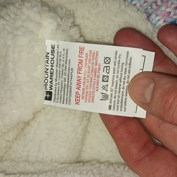 Knit hood - Picture 3 of 3